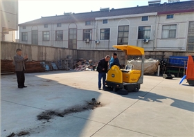 倉庫電動清掃車 倉庫電動清掃車