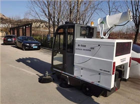 全封閉駕駛式掃地車 全封閉駕駛式掃地車