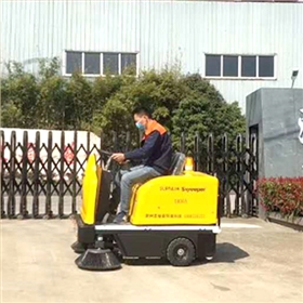 馬路掃地機(jī) 馬路掃地機(jī)