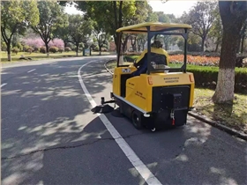 電動(dòng)掃地車(chē)為什么值得物業(yè)企業(yè)主購(gòu)買(mǎi)