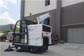 駕駛掃地機為物業(yè)小區(qū)帶來的改變 駕駛掃地機為物業(yè)小區(qū)帶來的改變