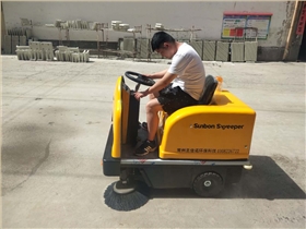 電動(dòng)清掃車(chē)改變了我們的清潔方式 電動(dòng)清掃車(chē)改變了我們的清潔方式