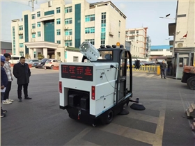 小型環(huán)衛(wèi)道路清掃車的維護保養(yǎng)，延長使用壽命