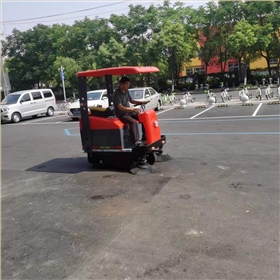 物業(yè)清掃車助力提升環(huán)境衛(wèi)生質(zhì)量，降低勞動力成本