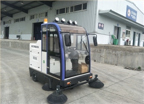 電動掃地車：企業(yè)衛(wèi)生的革命性轉(zhuǎn)變！