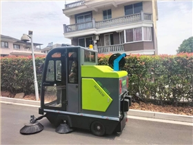 駕駛式清掃車節(jié)省人工的案例 駕駛式清掃車節(jié)省人工的案例