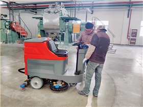 為什么工廠洗地機(jī)是多行業(yè)保障下的潔凈之道 為什么工廠洗地機(jī)是多行業(yè)保障下的潔凈之道