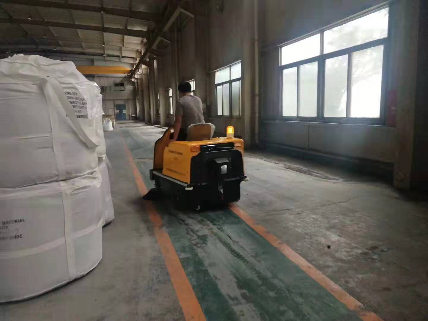電動掃地車在江陰某機電廠的應(yīng)用案例