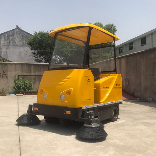 駕駛式電瓶掃地機 駕駛式電瓶掃地機