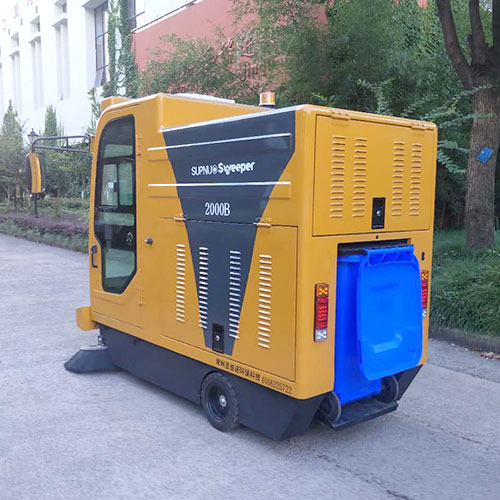 工廠選擇小型掃地車保潔的原因所在 工廠選擇小型掃地車保潔的原因所在