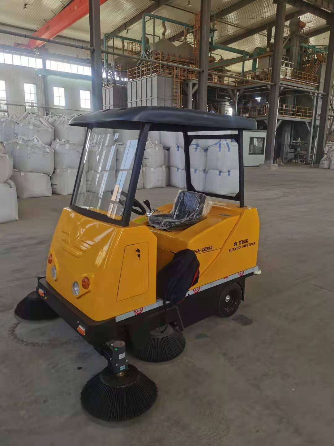 如何購買工廠車間使用電動清掃車 如何購買工廠車間使用電動清掃車