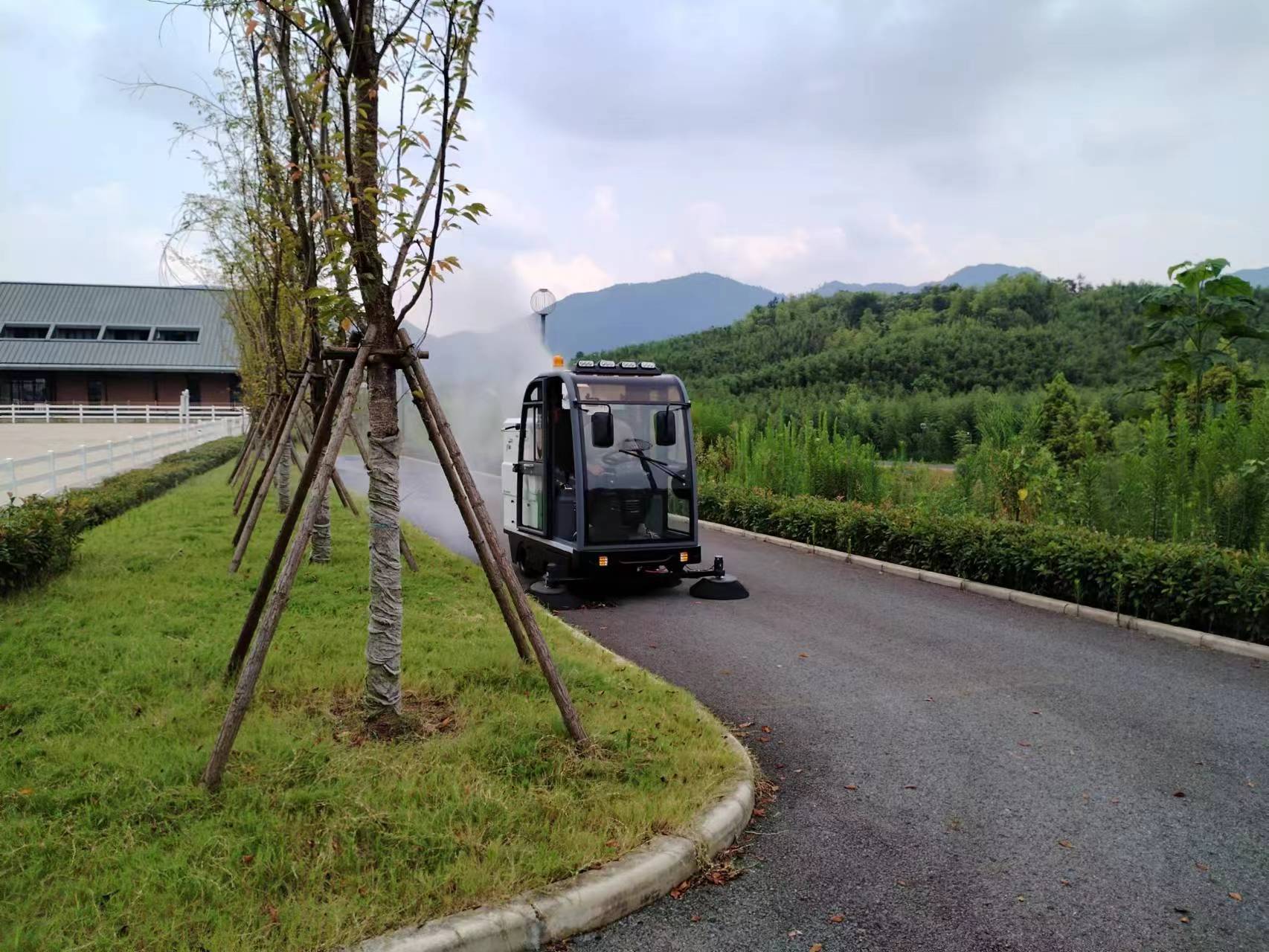 工廠車間掃地機(jī)的使用方法和注意事項(xiàng)
