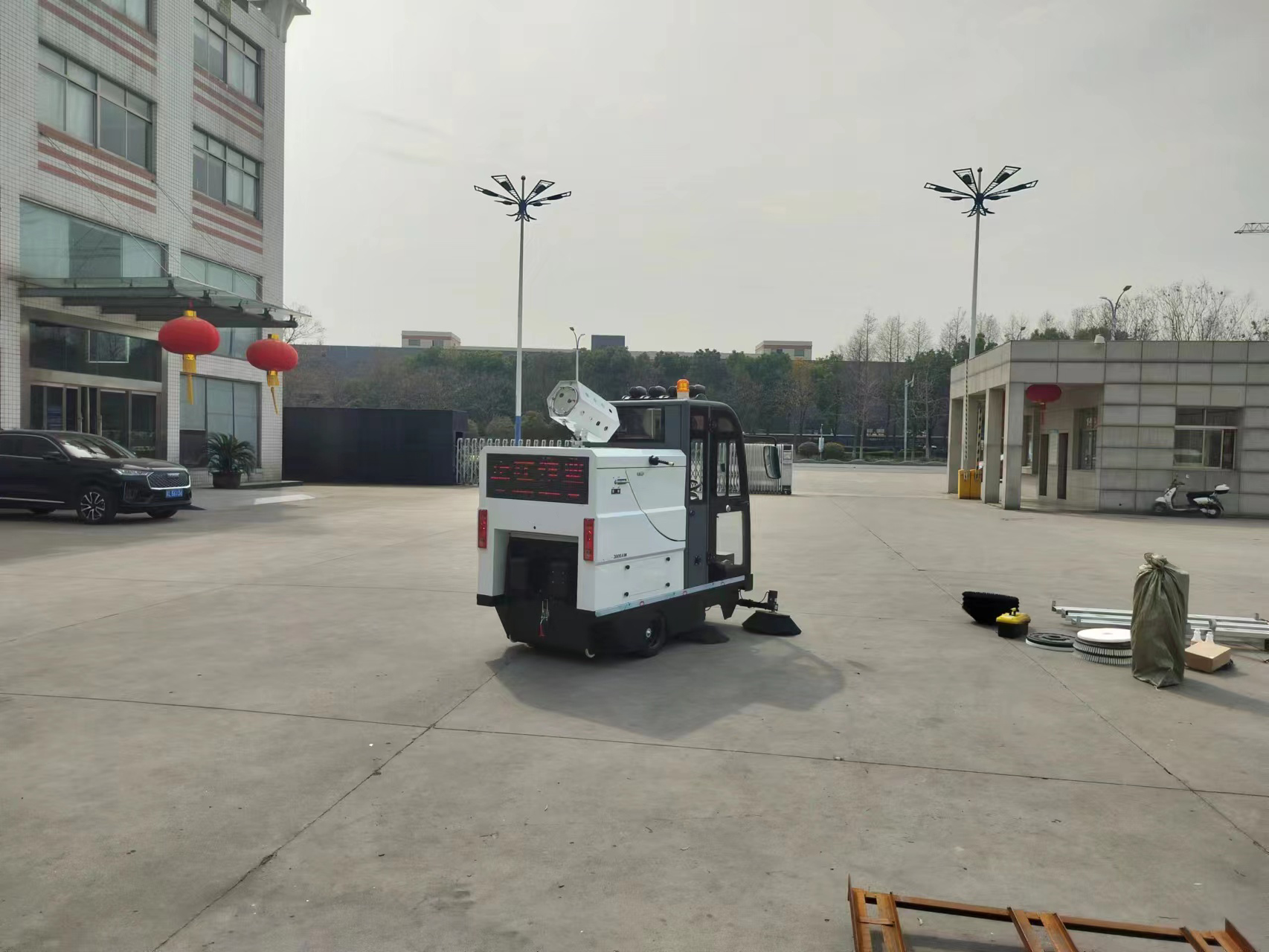 市政部門使用的電動(dòng)清掃車清潔效果好嗎？
