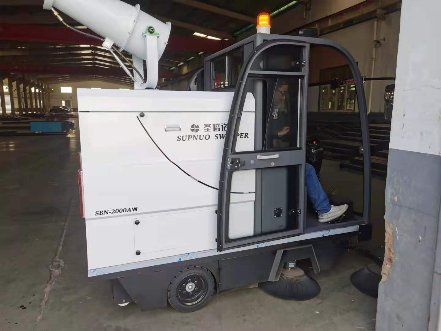 如何高效選擇適合的電動(dòng)清掃車(chē) 