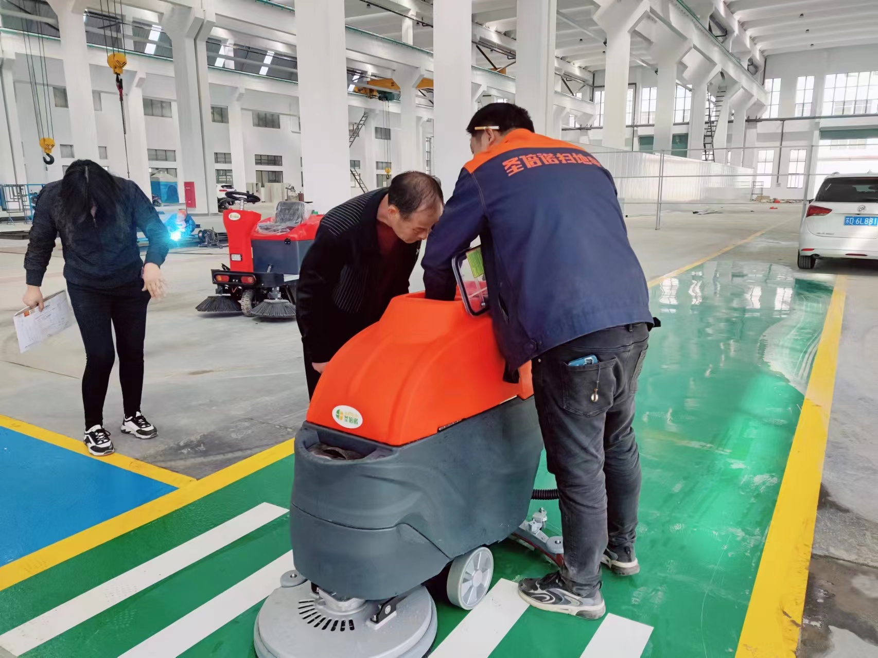 洗地機(jī):工業(yè)清潔的新革命 洗地機(jī):工業(yè)清潔的新革命