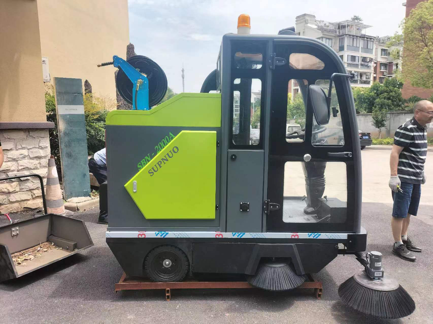 路面清掃車 路面清掃車