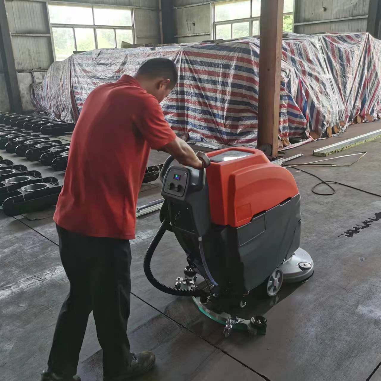 工業(yè)洗地機(jī)的優(yōu)勢 工業(yè)洗地機(jī)的優(yōu)勢