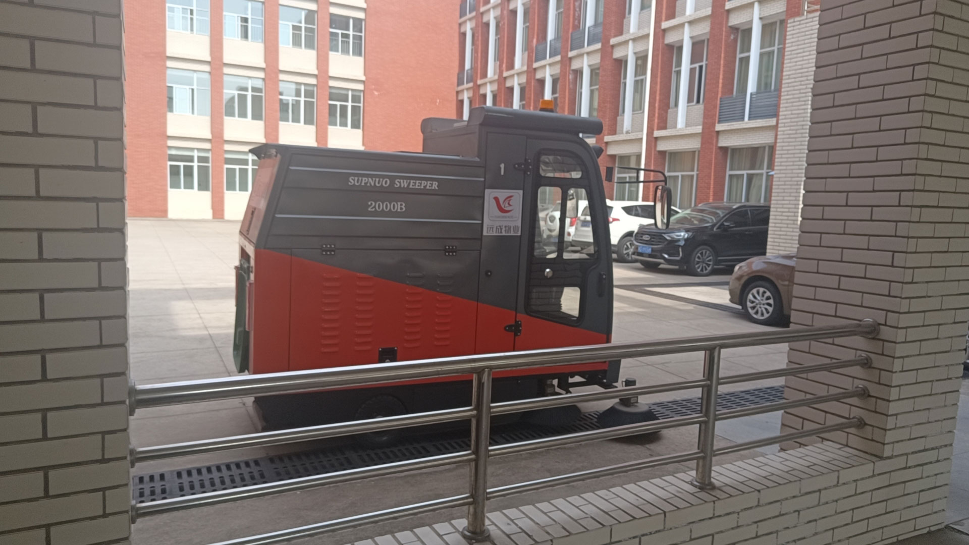 新時代的城市衛(wèi)士——道路清掃車的魅力與創(chuàng)新 新時代的城市衛(wèi)士——道路清掃車的魅力與創(chuàng)新