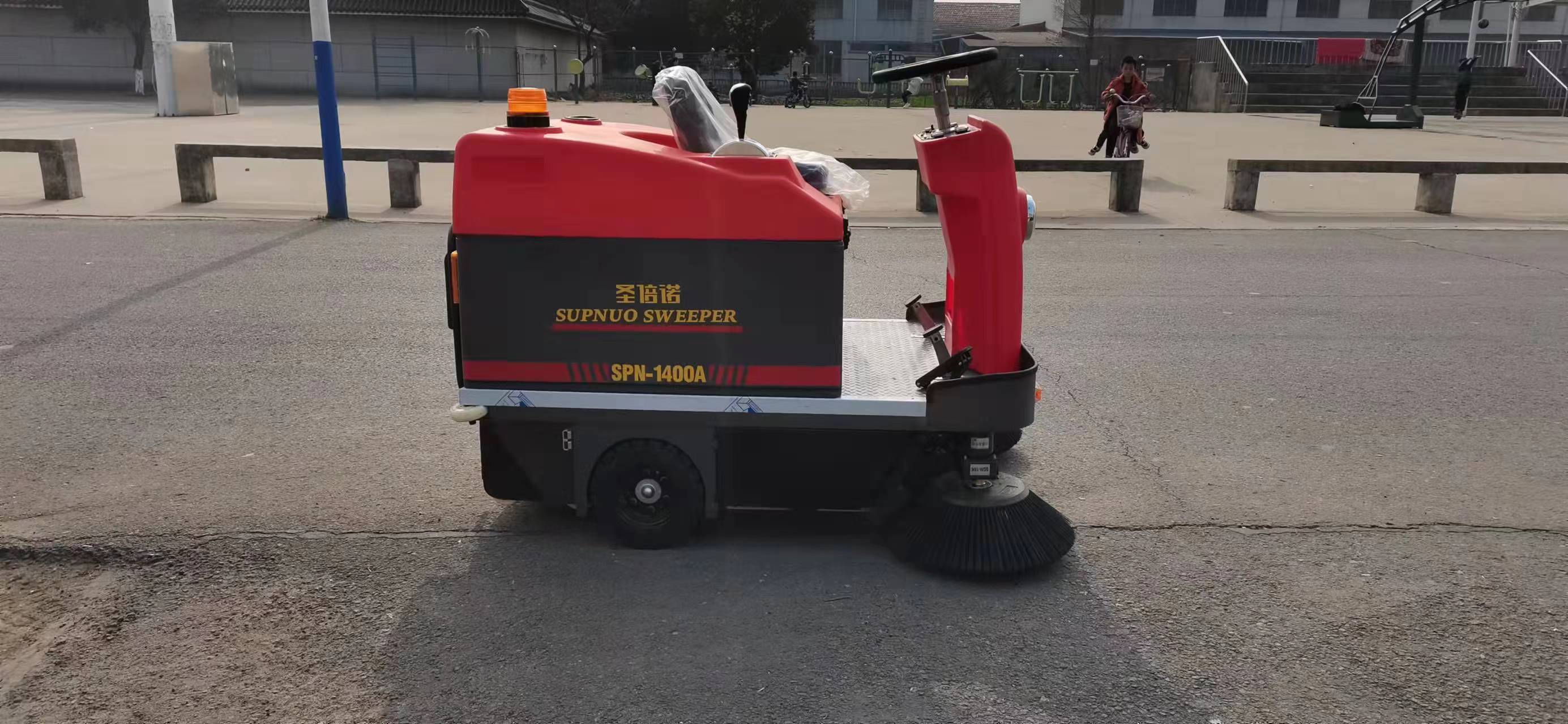 工業(yè)掃地車改變企業(yè)清潔作業(yè)的未來 工業(yè)掃地車改變企業(yè)清潔作業(yè)的未來