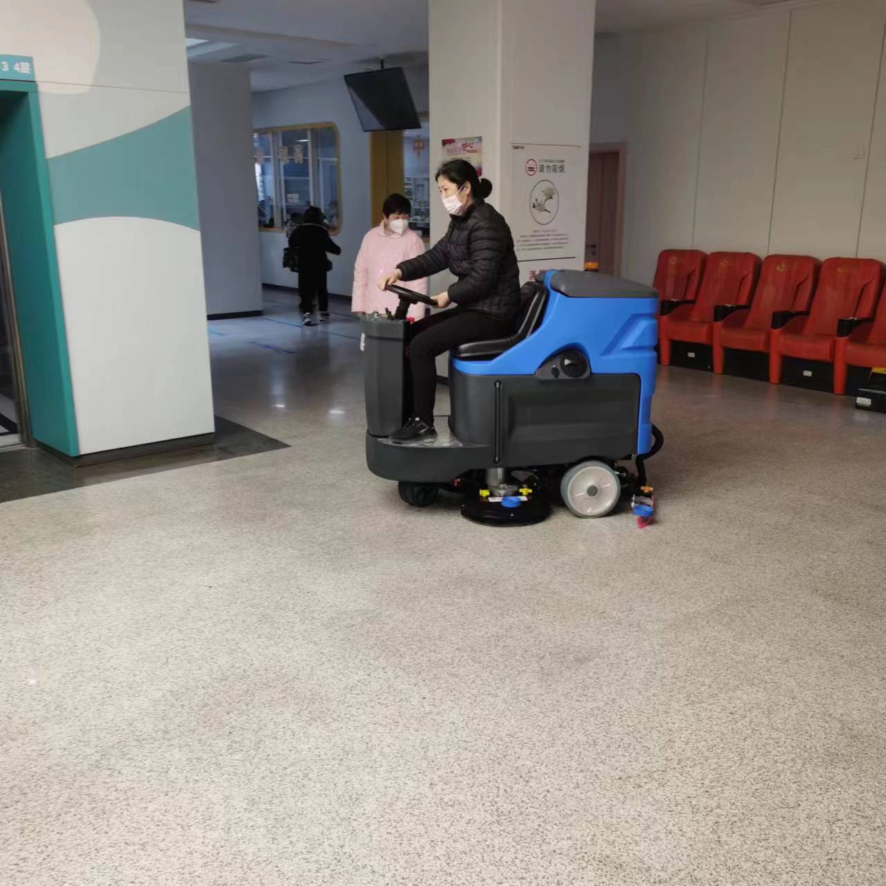 工廠洗地機(jī)助力多個行業(yè)的清潔革命 工廠洗地機(jī)助力多個行業(yè)的清潔革命