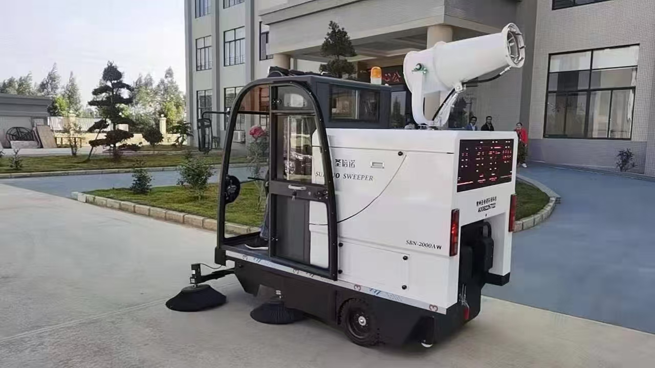 汽車制造廠電動(dòng)掃地車提升清潔效率，降低人工成本